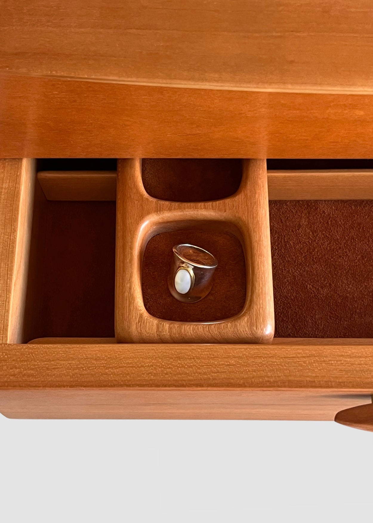 Two-Tone Oval Mother of Pearl Ring