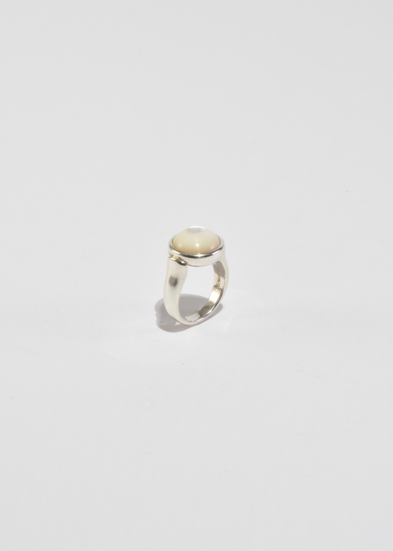 Round Mother of Pearl Ring