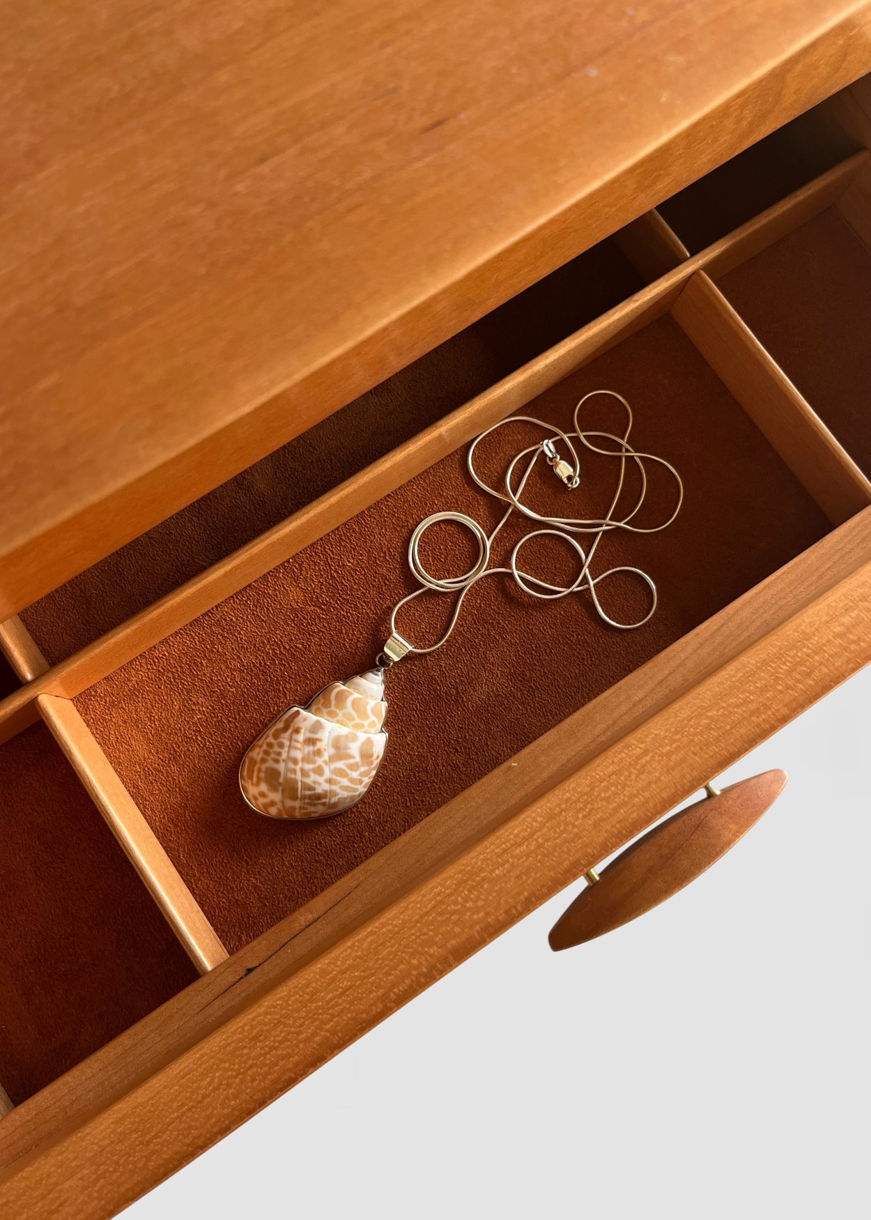 Shell Pendant Necklace