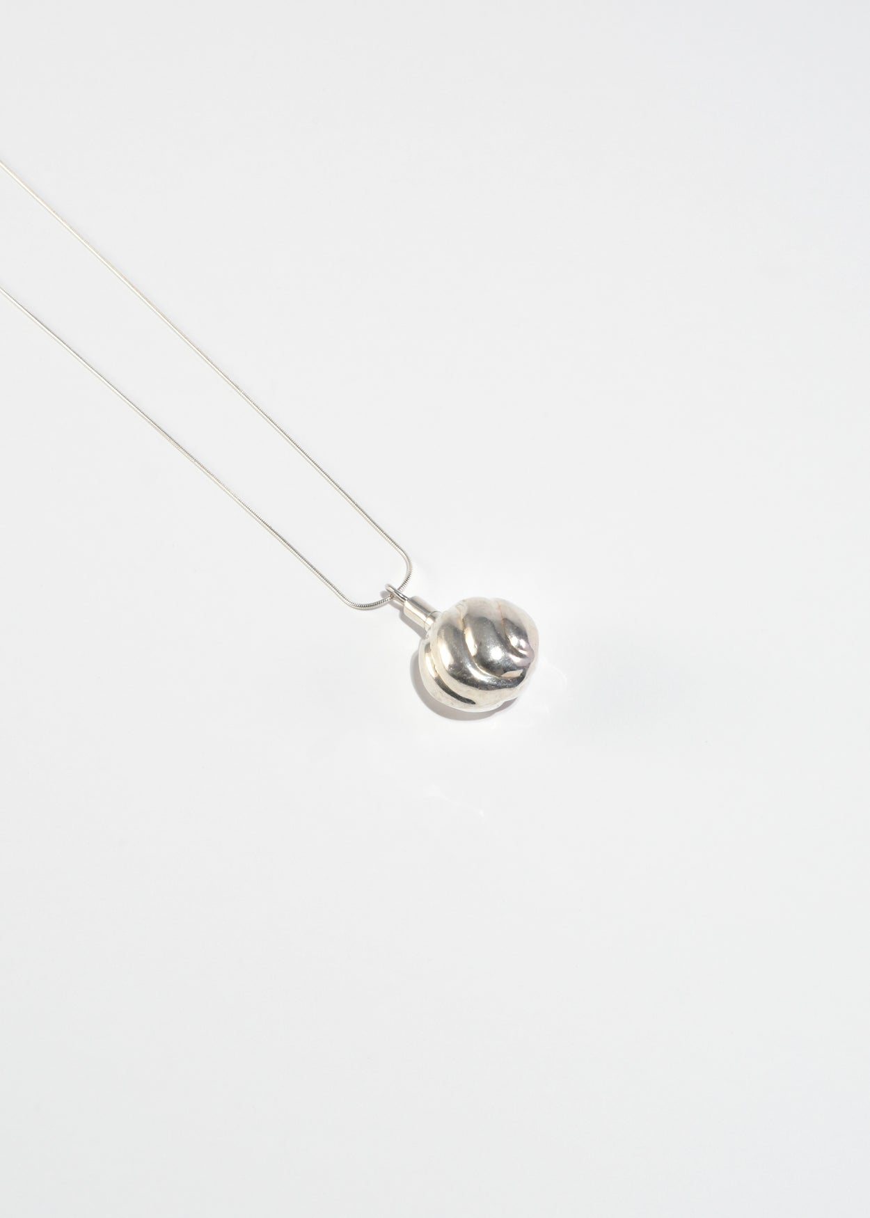 Ribbed Perfume Bottle Pendant Necklace