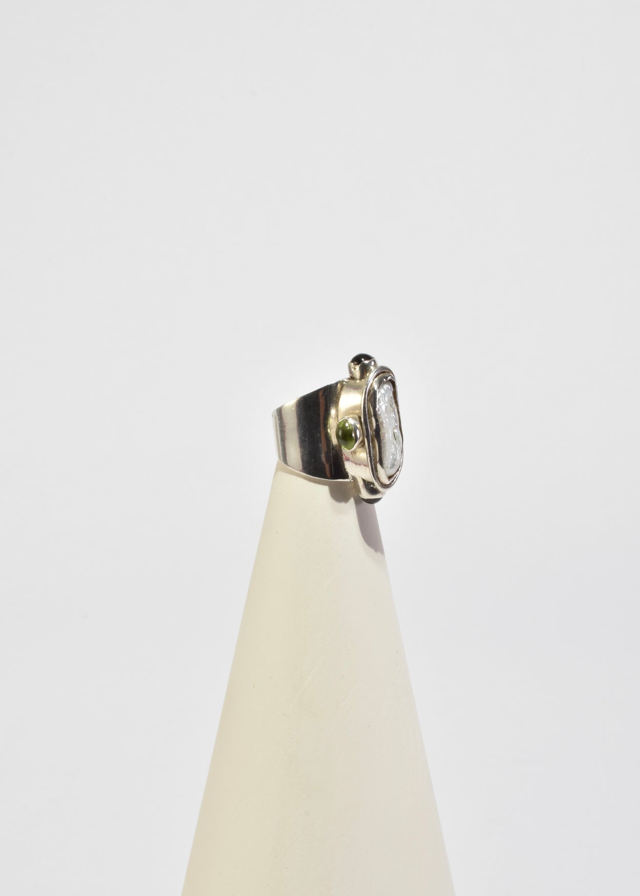 Peridot Garnet Pearl Ring