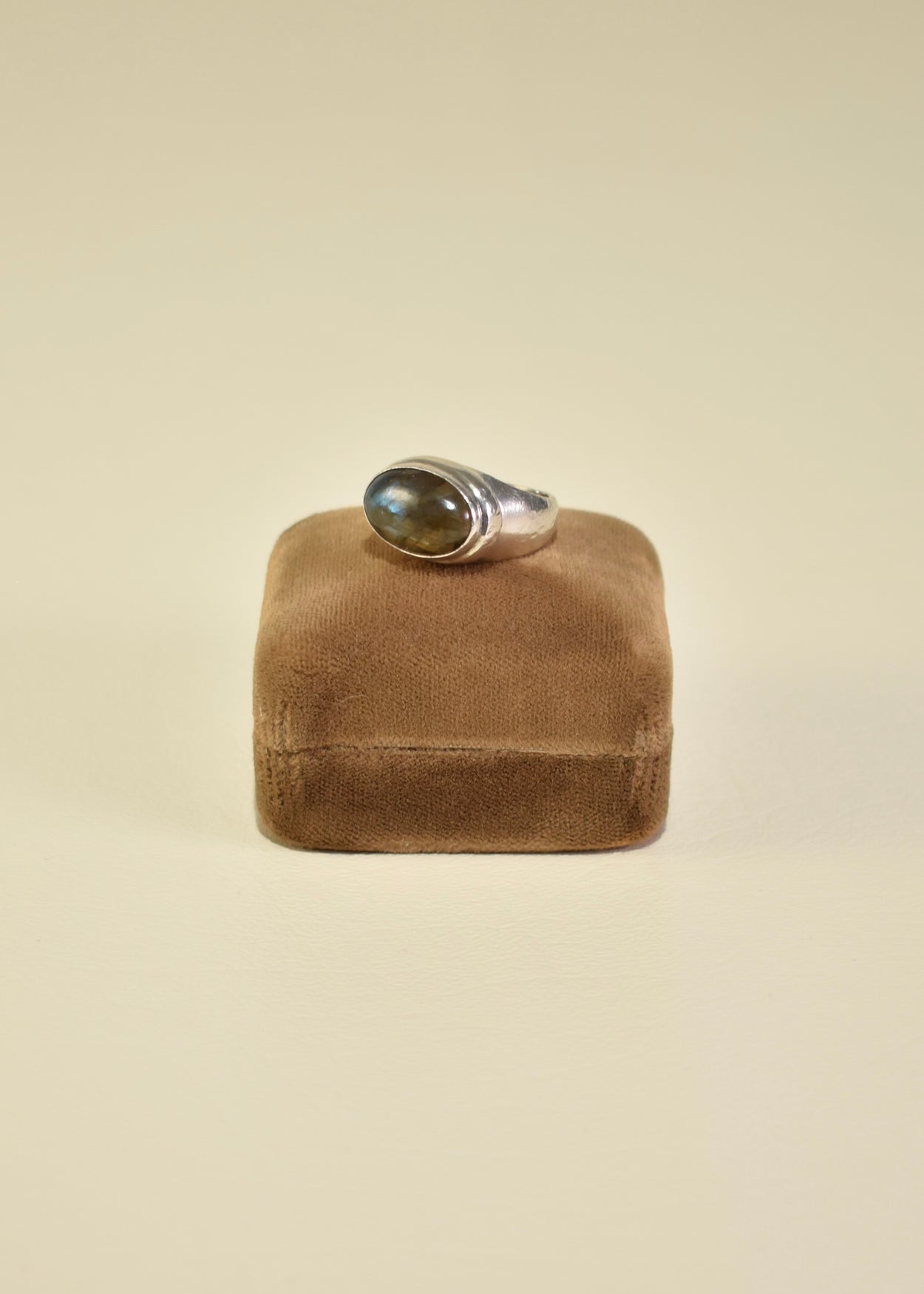 Oval Labradorite Ring