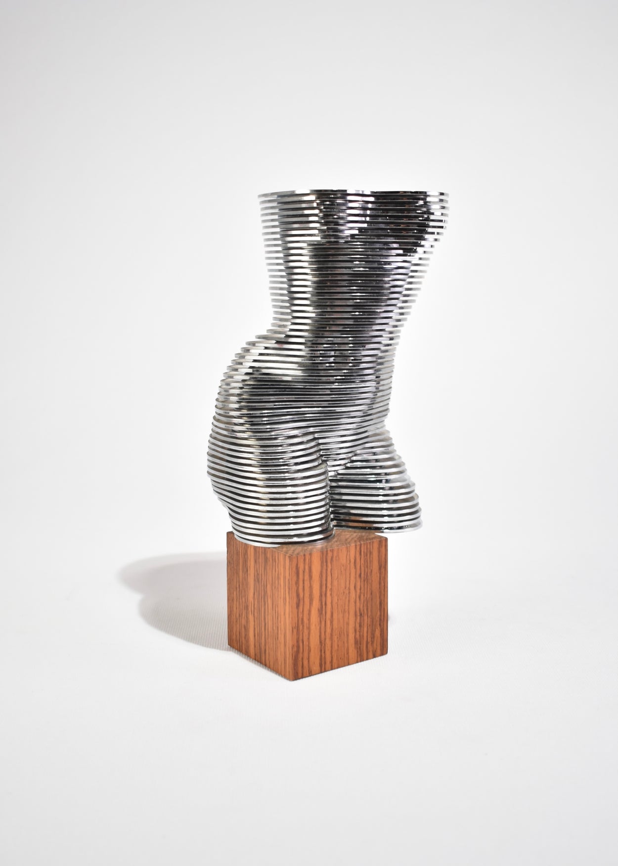 Dynamic 'Eva' Sculpture