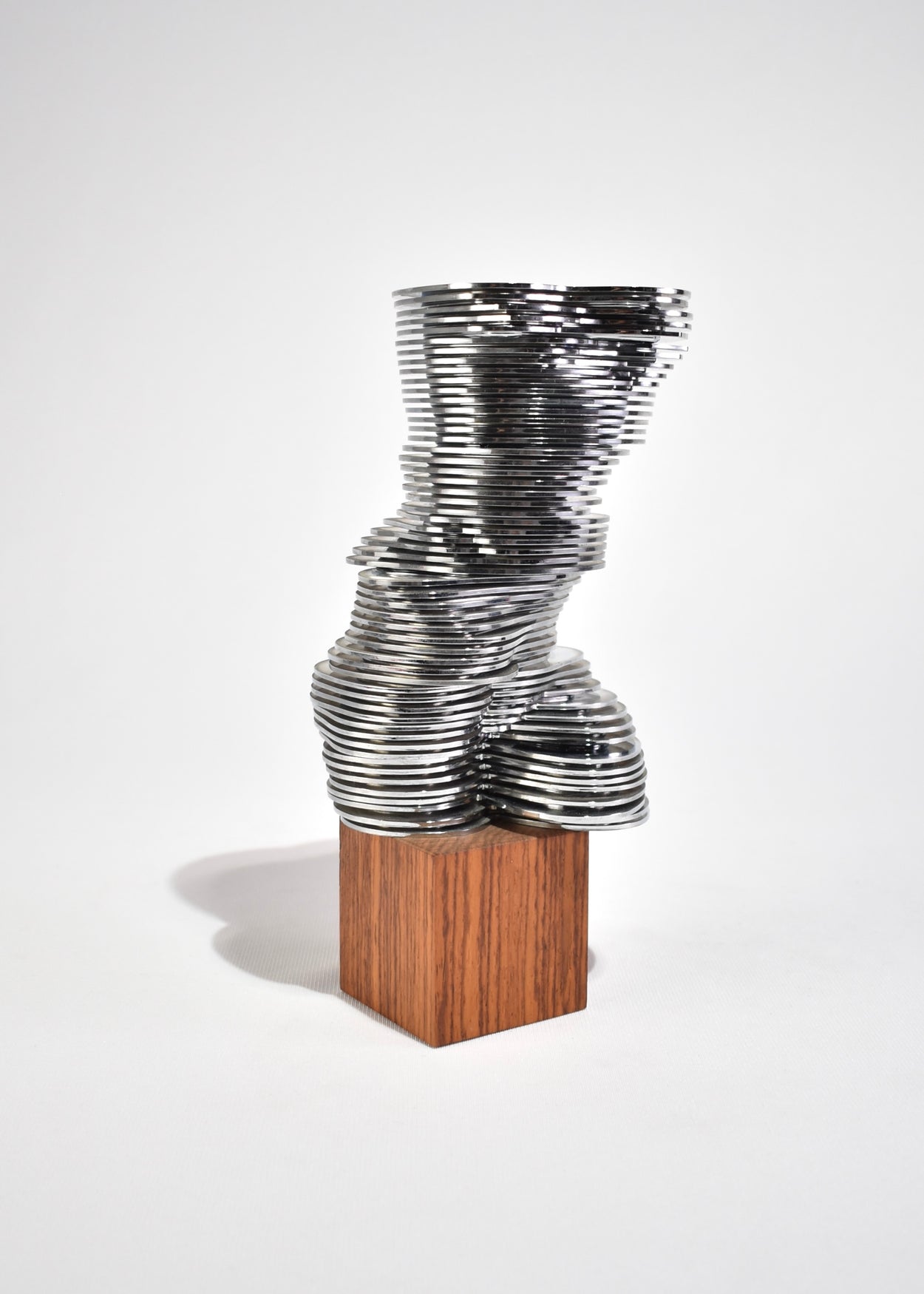 Dynamic 'Eva' Sculpture