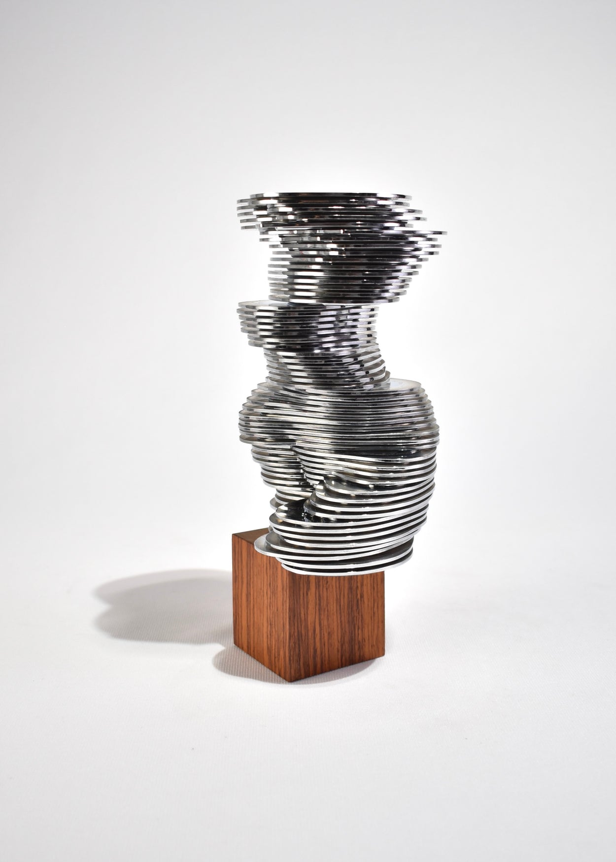 Dynamic 'Eva' Sculpture