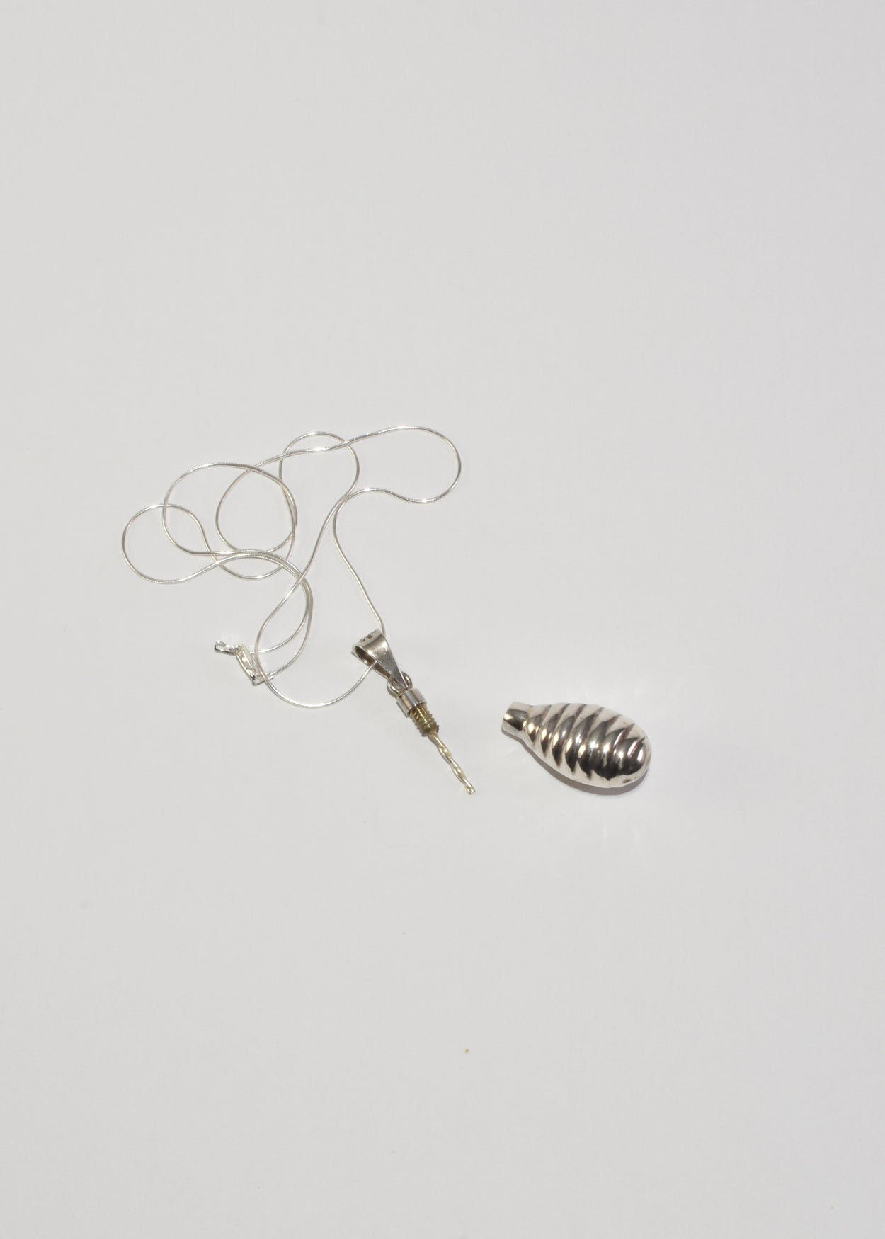 Ribbed Perfume Bottle Pendant Necklace