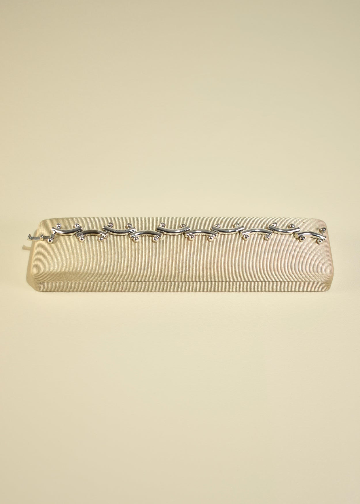 Curved Link Bracelet
