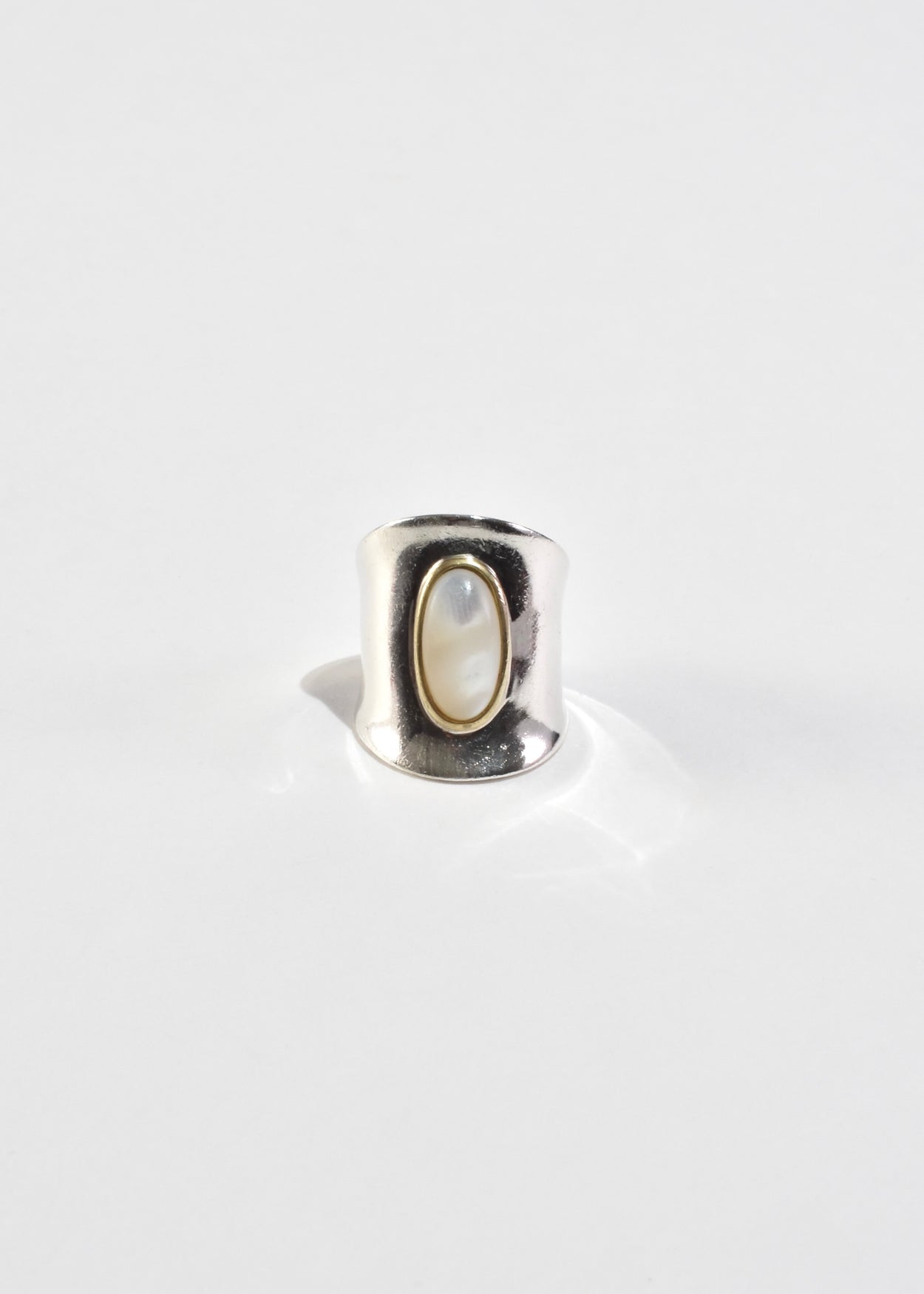 Two-Tone Oval Mother of Pearl Ring