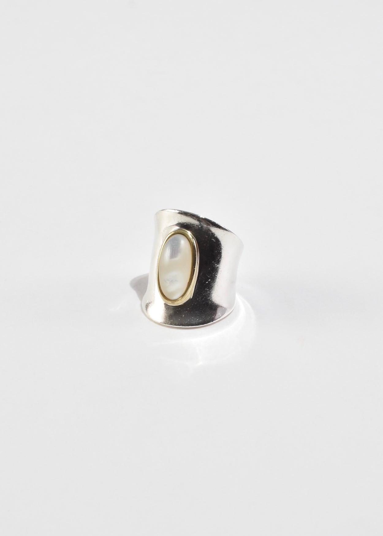 Two-Tone Oval Mother of Pearl Ring