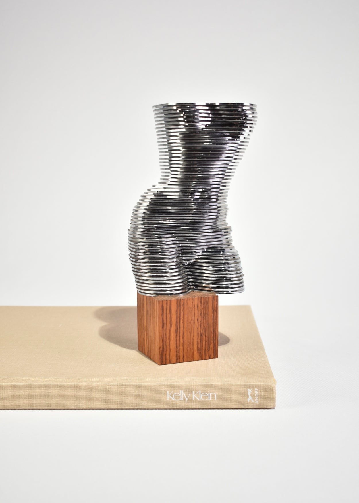 Dynamic 'Eva' Sculpture