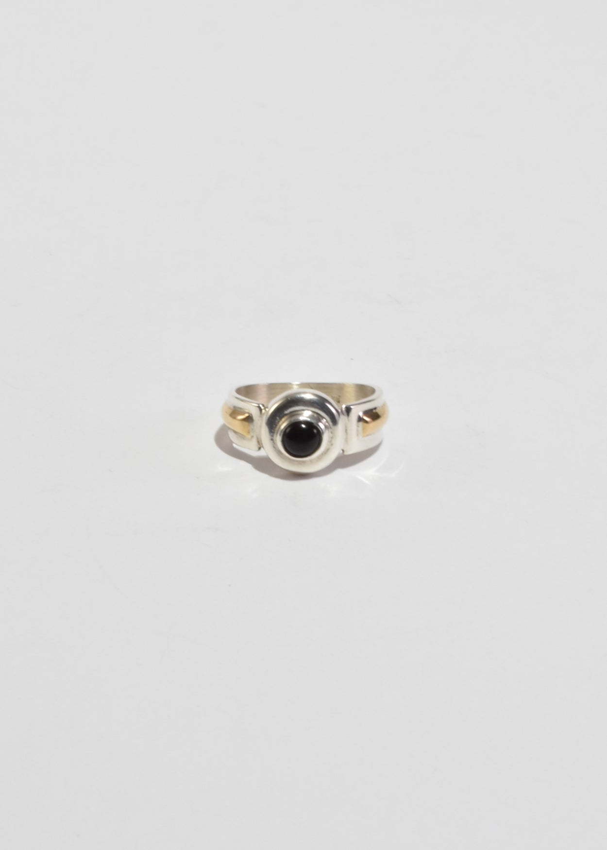 Round Onyx Ring