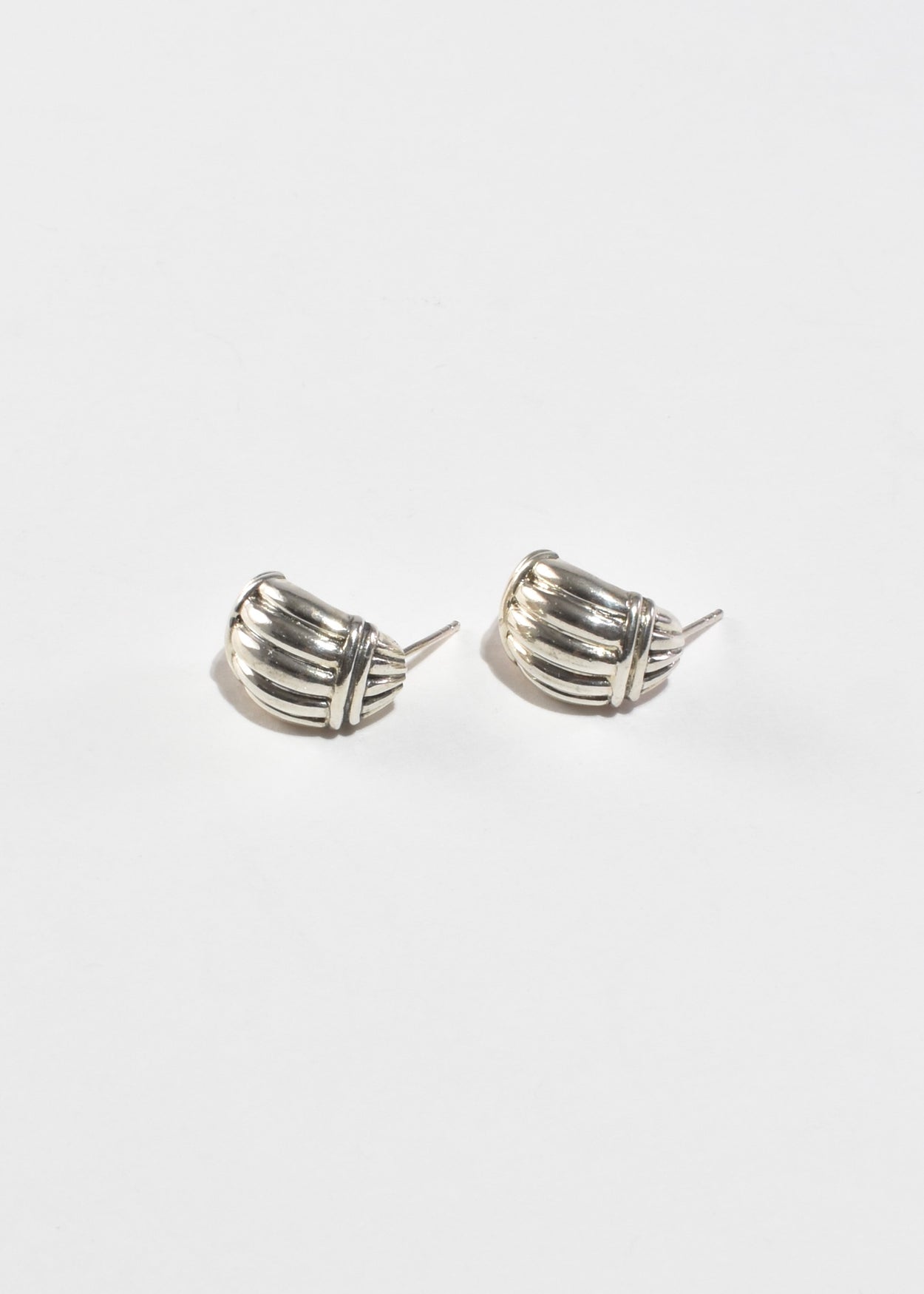 Ribbed Curve Earrings