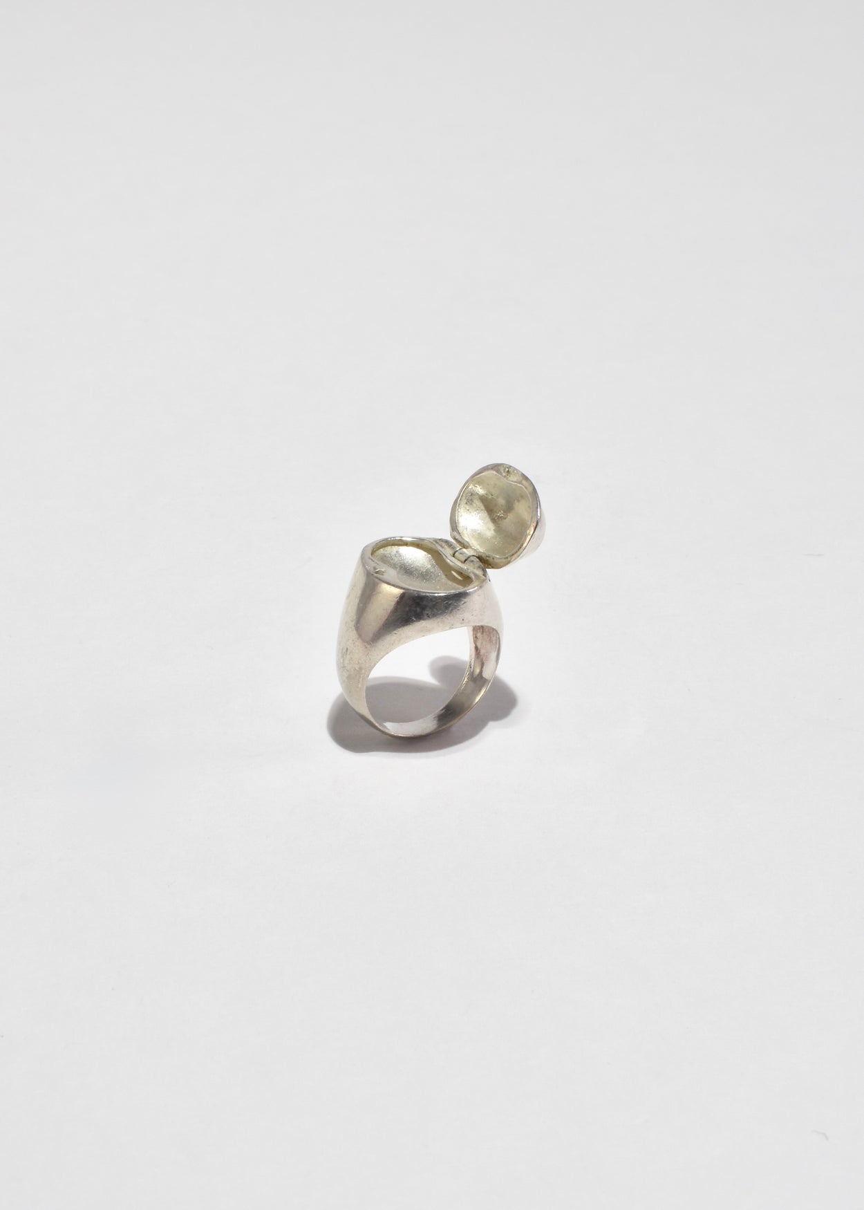 Oval Container Ring