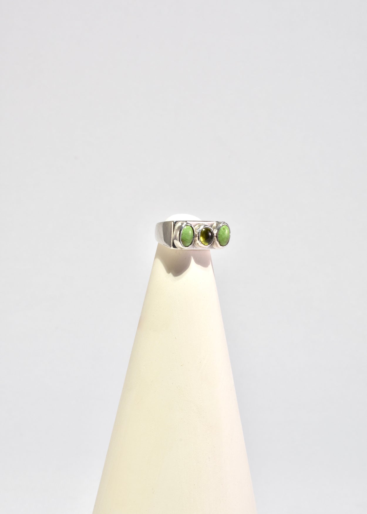 Peridot Gaspeite Ring