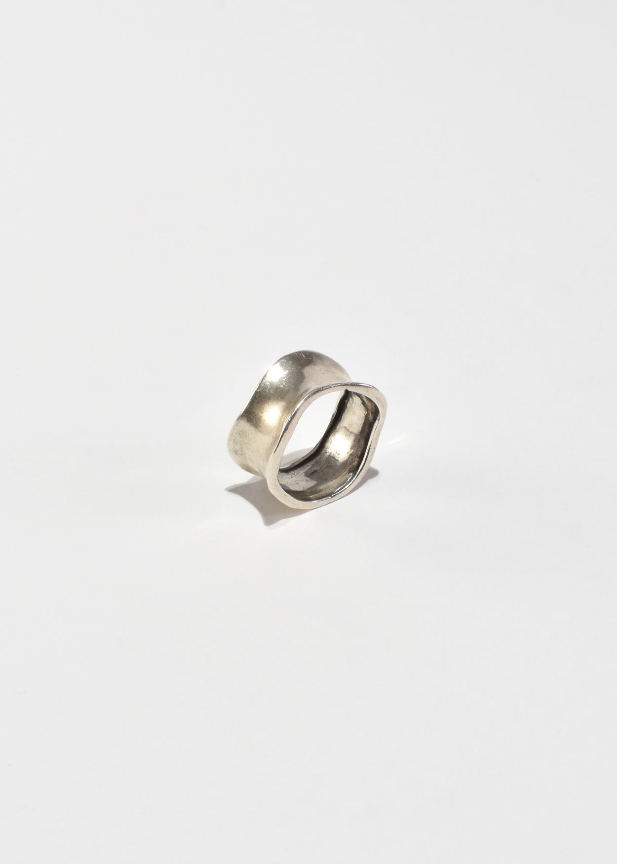 Wavy Band Ring