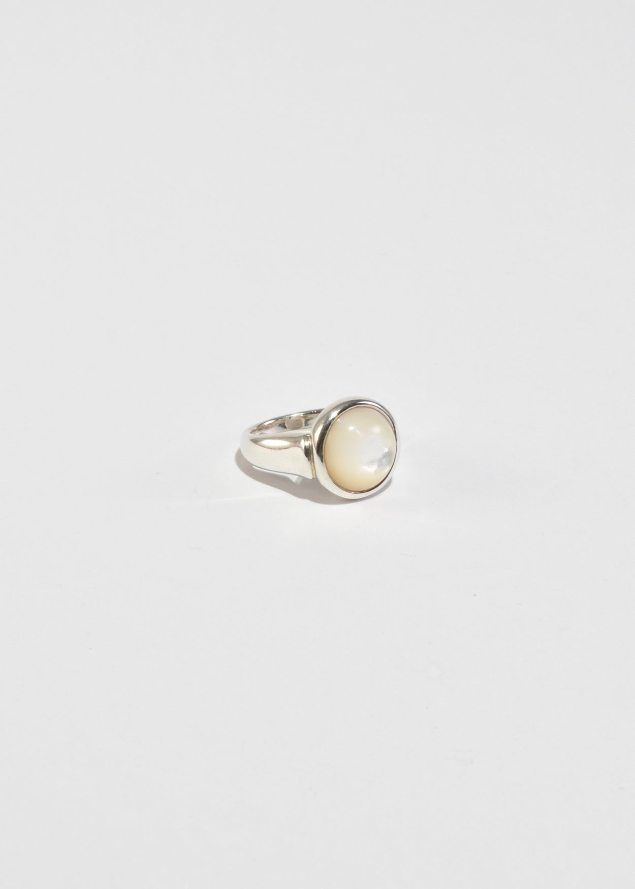 Round Mother of Pearl Ring
