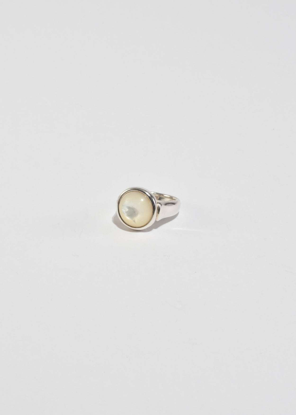 Round Mother of Pearl Ring
