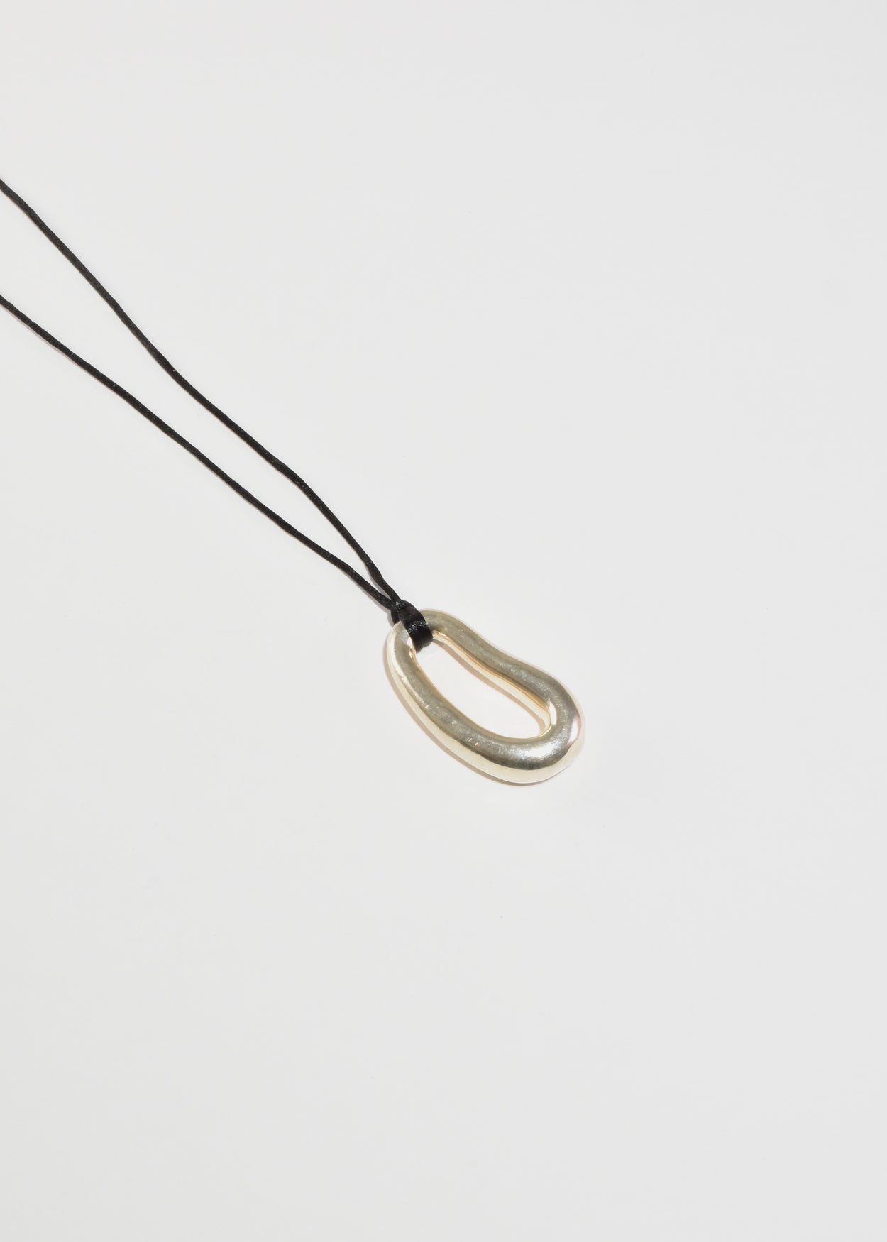 Organic Oval Pendant Necklace