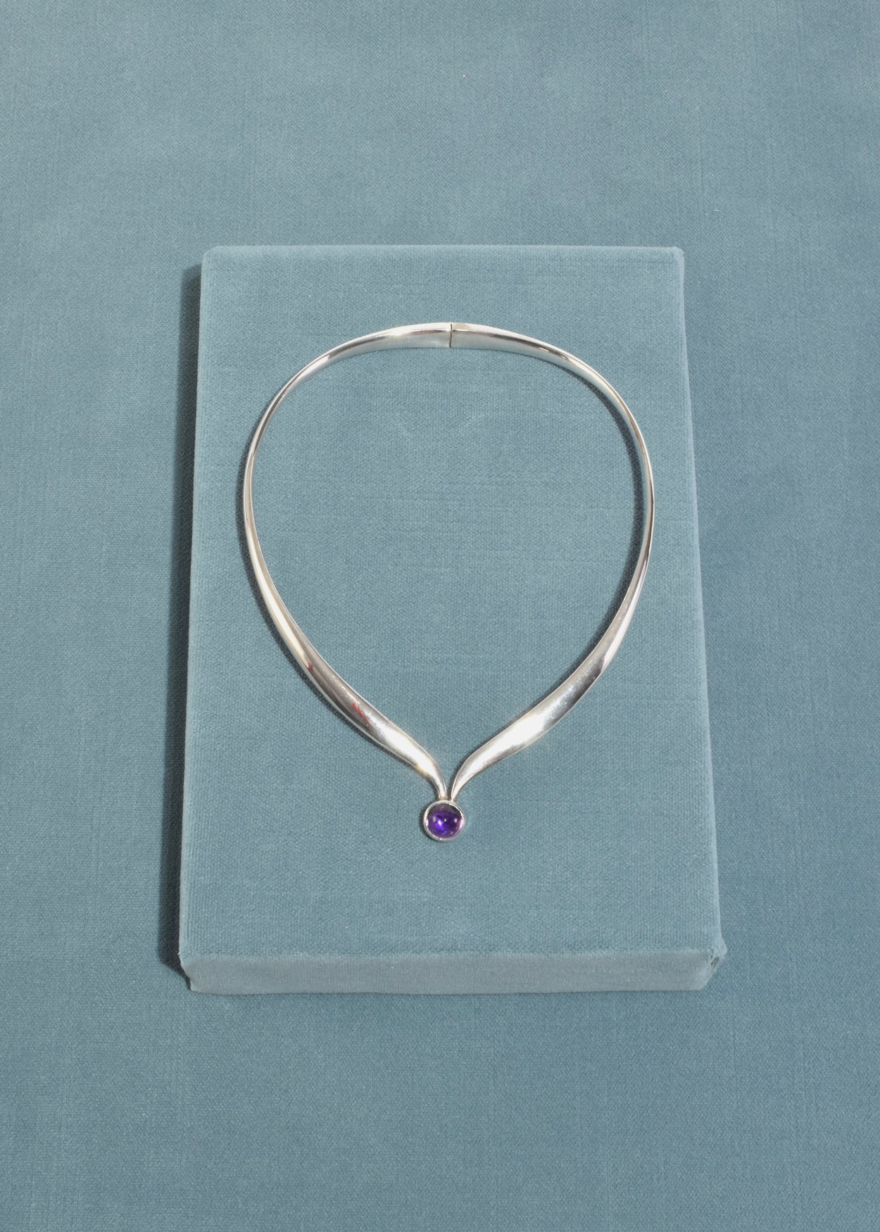 Round Amethyst Collar Necklace