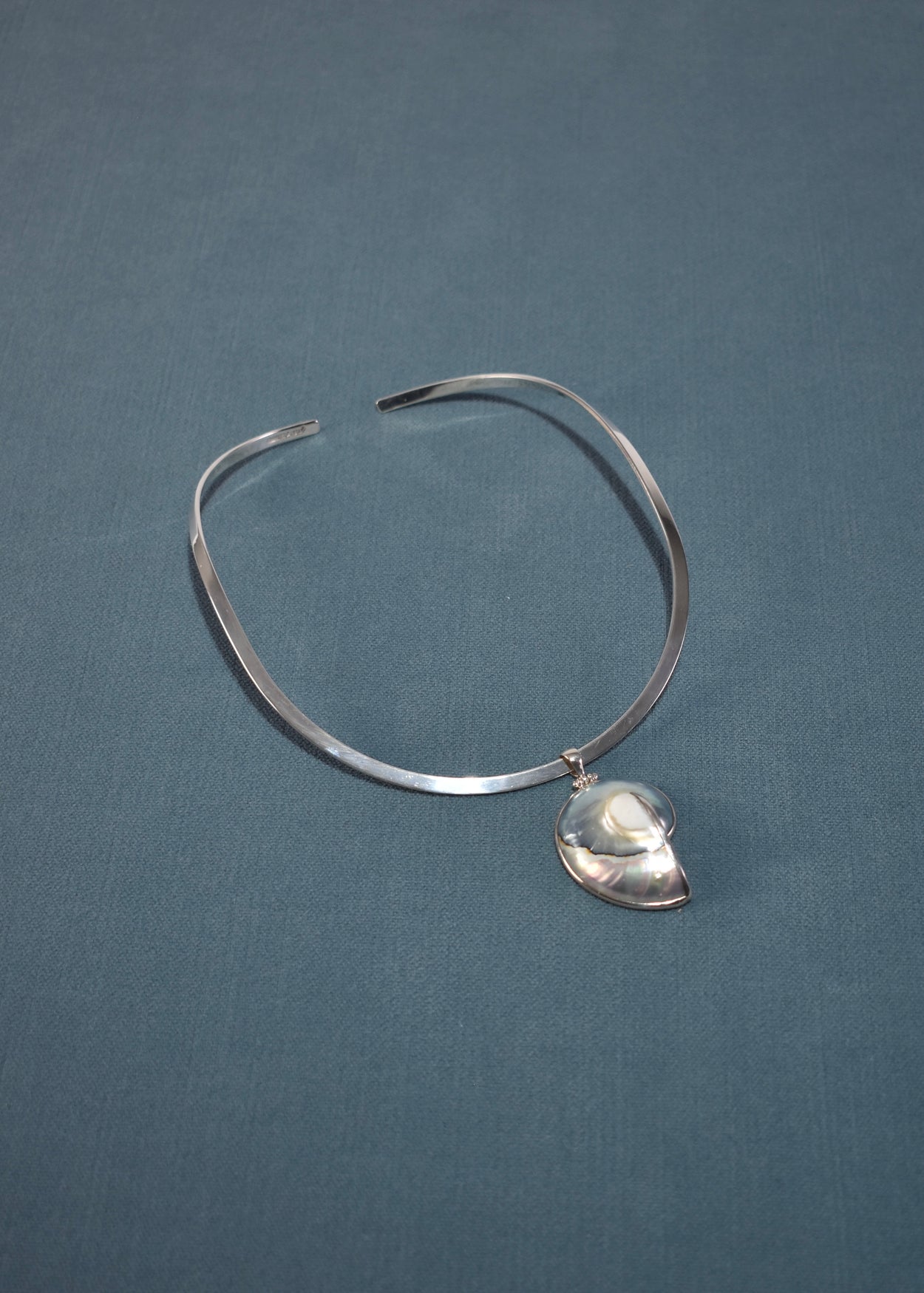 Blue Shell Collar Necklace