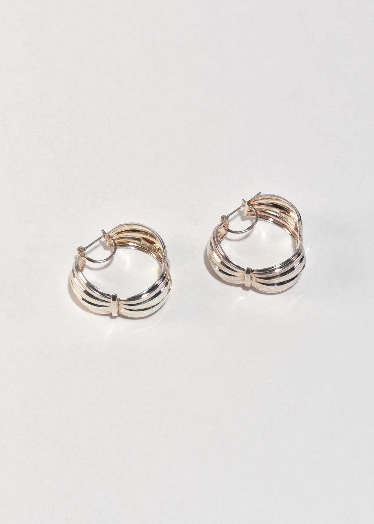 Ribbed Hoop Earrings