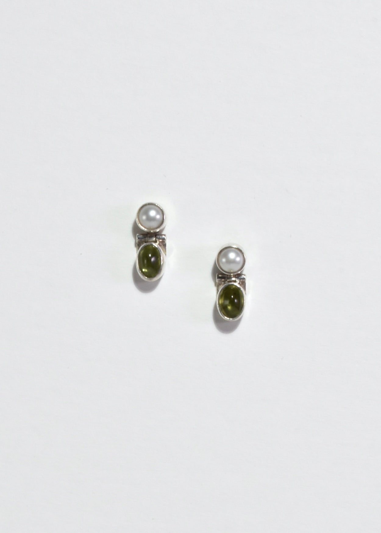 Peridot Pearl Earrings