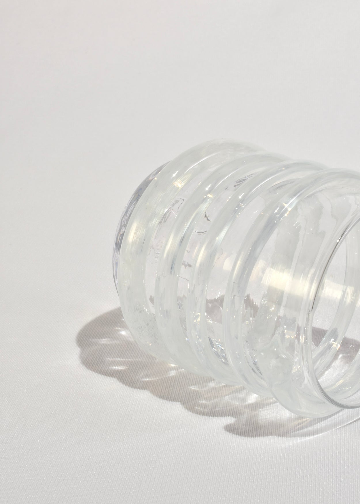 Handshake Spiral Cup in Opalescent