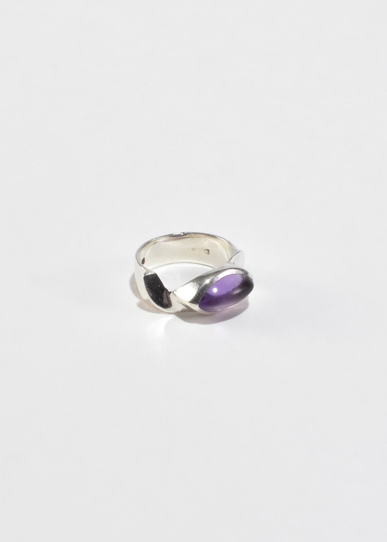 Curve Amethyst Ring