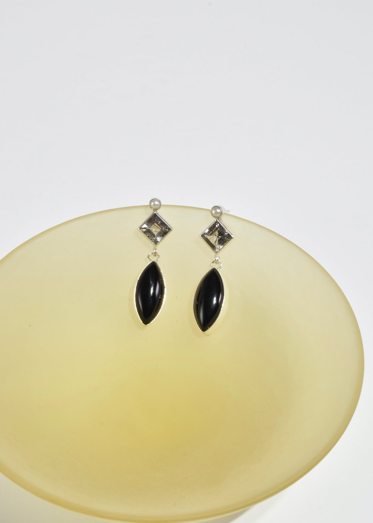 Quartz Onyx Pearl Earrings