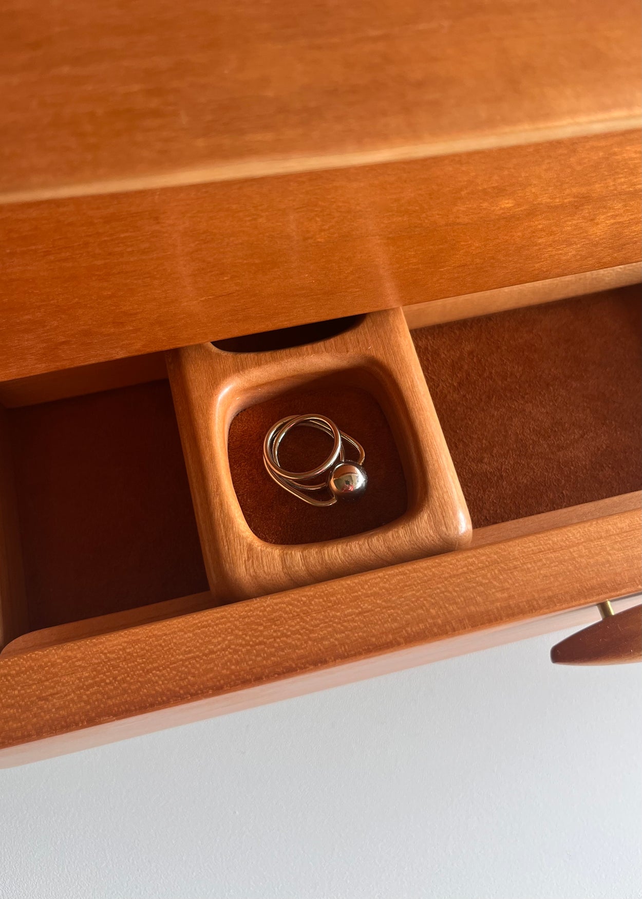 Looped Sphere Ring
