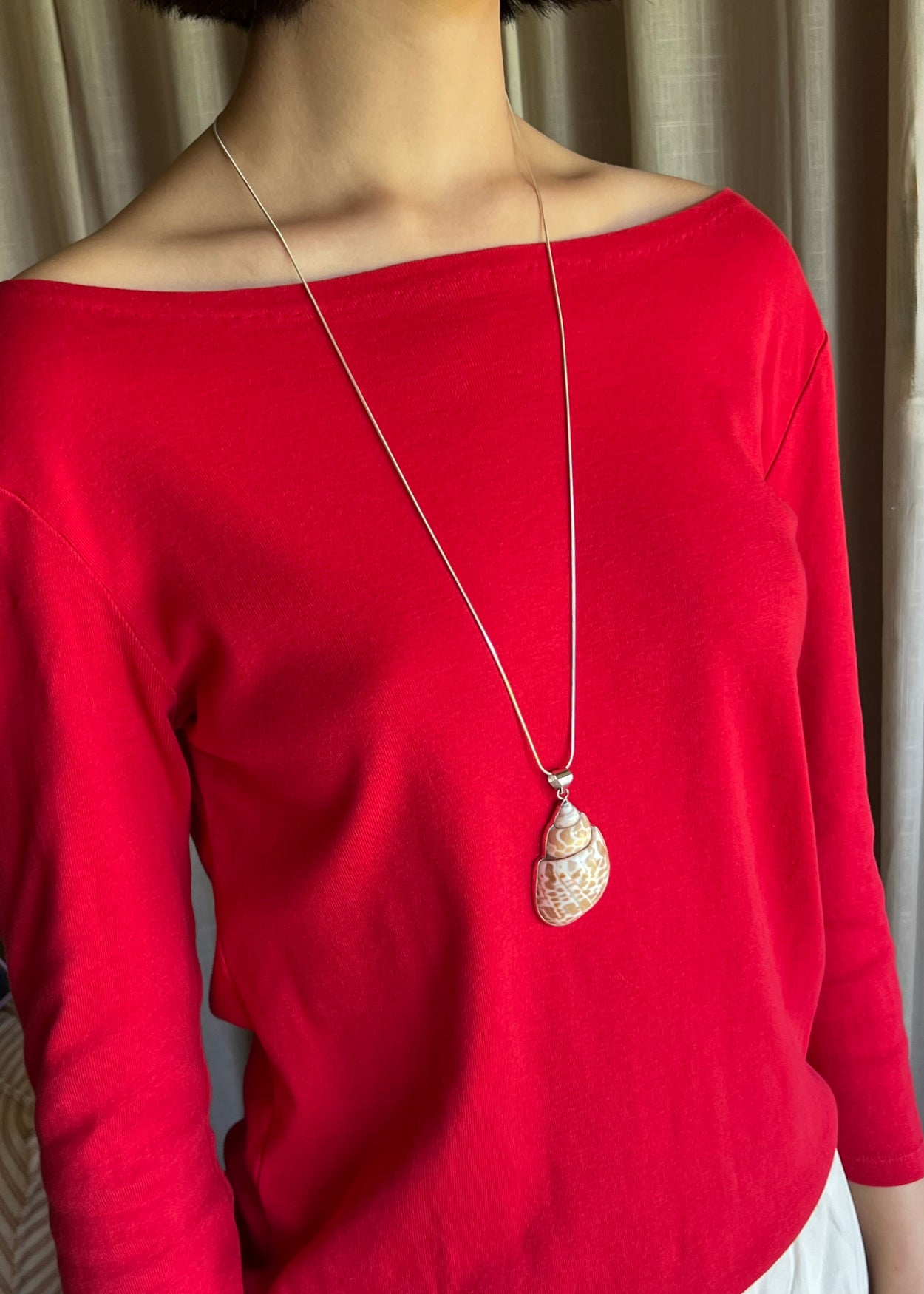 Shell Pendant Necklace