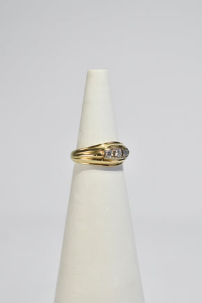 Ribbed Diamond Ring